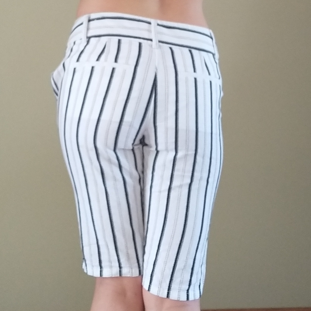 Bermuda striped shorts